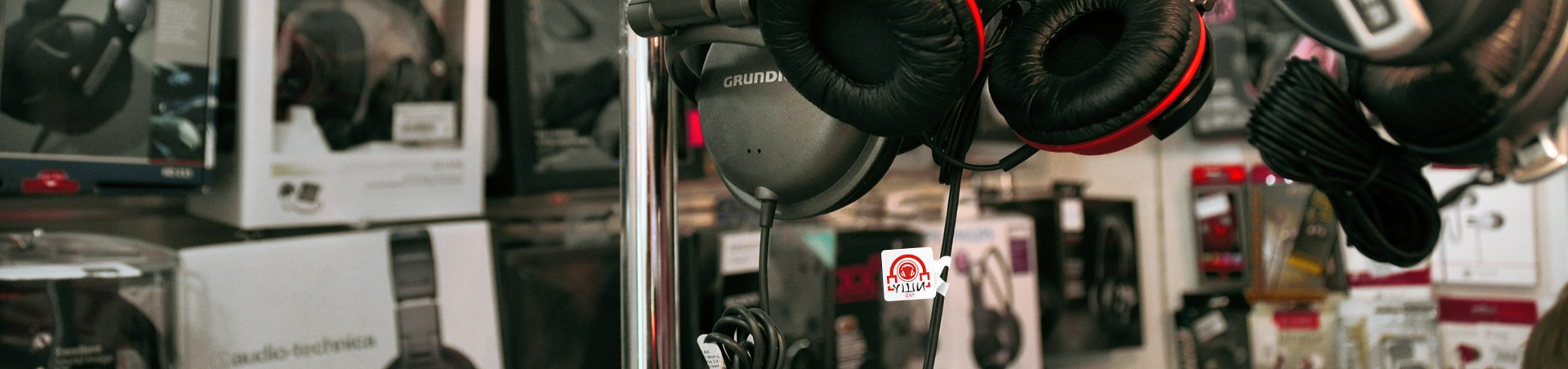 Корпоративный-стиль-магазина-наушников-Уши-Бар